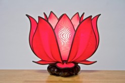 SILK BLOOMING LOTUS LAMP IN RED SILK BLOOMING LOTUS LAMP IN RED